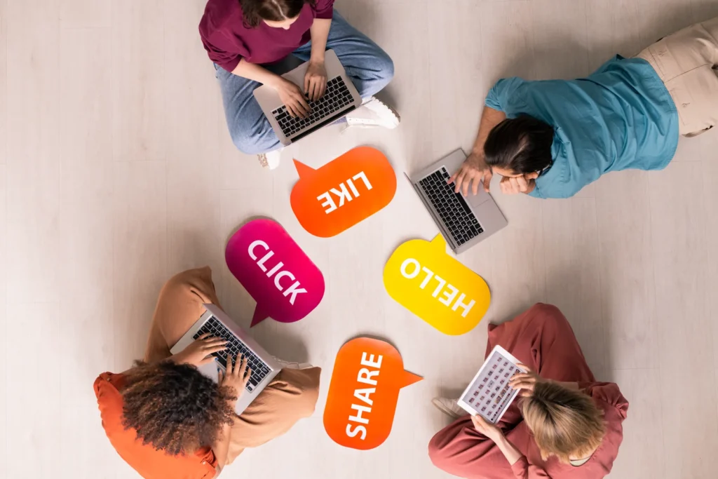 Comment les réseaux sociaux ont façonné la publicité, par Disruptia